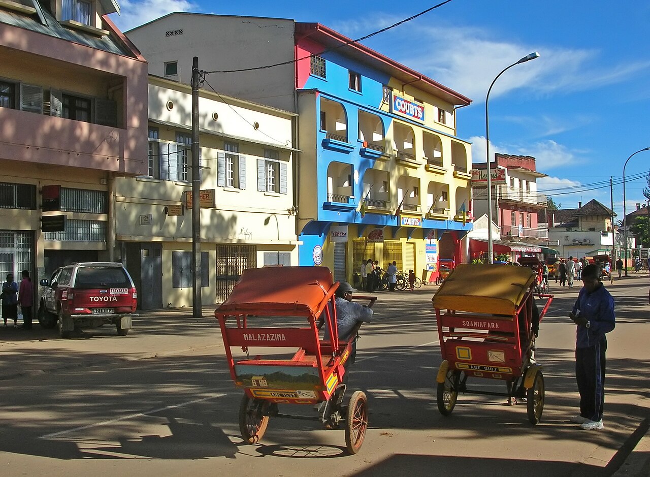 Une avenue du centre d’Antsirabe
